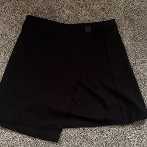 Juniors black mini skirt never worn